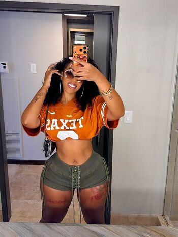 Full leaked Aishaaamarie private onlyfans photo
