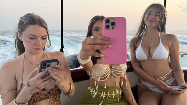 Full leaked Aishah sofey  page private onlyfans photo