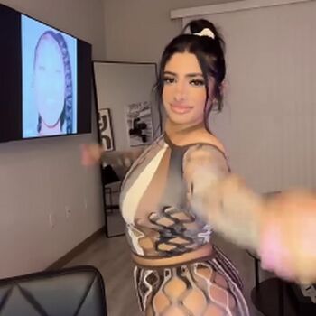 Full leaked Akbabyyyy private onlyfans photo