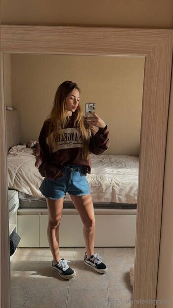 Full leaked Alexisgoldx private onlyfans photo