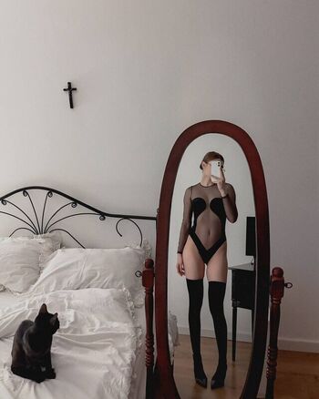 Full leaked Allotrop page private onlyfans photo