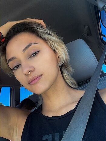 Full leaked Angeleyesali private onlyfans photo