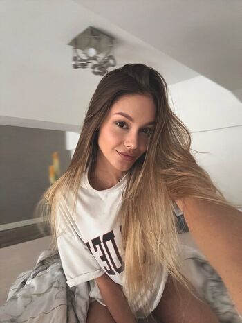 Anna Stoliar