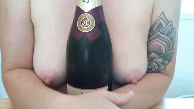 Full leaked Anne redhead bitch private onlyfans photo