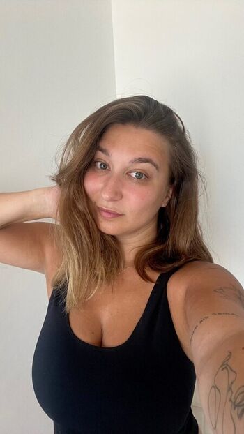 Full leaked Apoline perret page private onlyfans photo