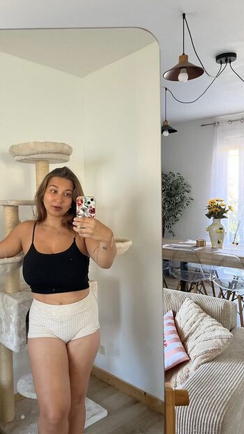 Full leaked Apoline perret private onlyfans photo