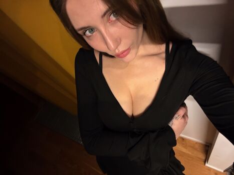 Full leaked Ariel next door page private onlyfans photo