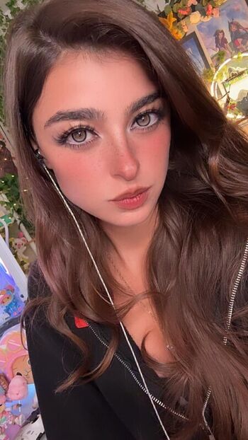 Full leaked Aruuu private onlyfans photo