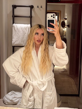 Full leaked Ava max private onlyfans photo