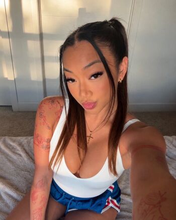 Full leaked Biigbambi private onlyfans photo