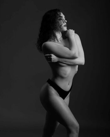 Full leaked Caitlin bond private onlyfans photo