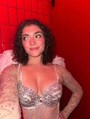 Full leaked Caitlin bond private onlyfans photo