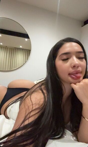 Full leaked Camiihenaoo private onlyfans photo