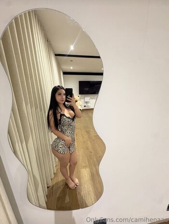 Full leaked Camiihenaoo private onlyfans photo