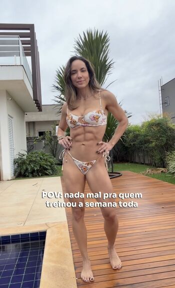 Carol Borba