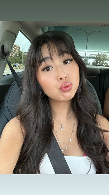 Chloe ABG