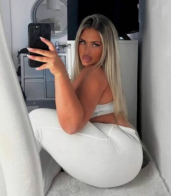 Full leaked Chloe private onlyfans photo