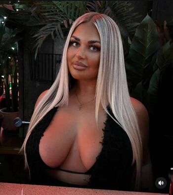 Full leaked Chloe private onlyfans photo