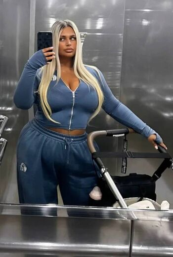 Full leaked Chloe private onlyfans photo