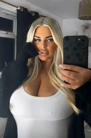Full leaked Chloe private onlyfans photo