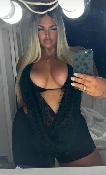 Full leaked Chloe private onlyfans photo