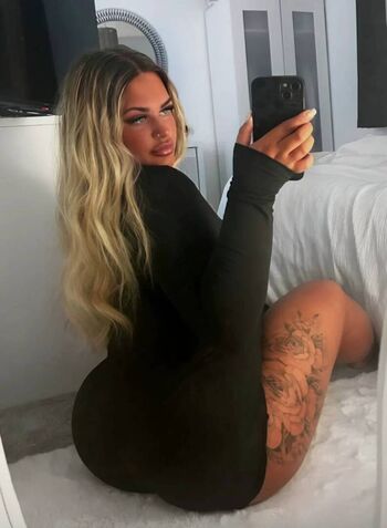 Full leaked Chloe private onlyfans photo
