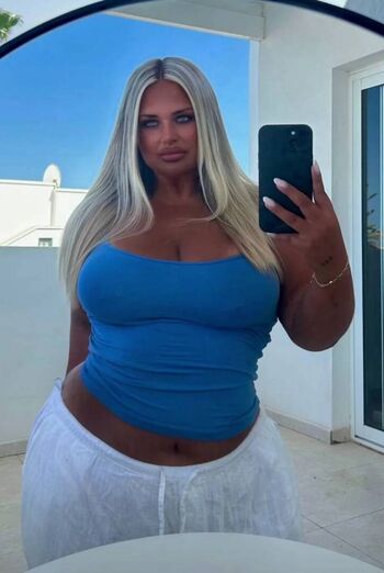 Full leaked Chloe private onlyfans photo