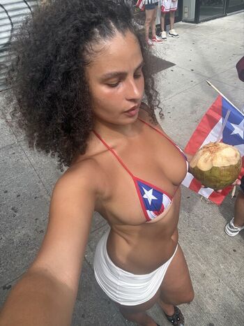 Full leaked Cxrilynne private onlyfans photo