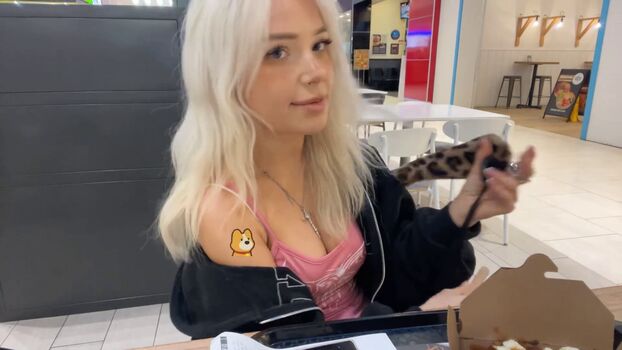 Full leaked Dollblush private onlyfans photo