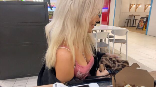 Full leaked Dollblush private onlyfans photo