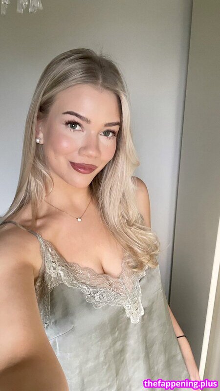 eeviex / ellaeeviex / https: / xeeeviex Photo OnlyFans Nu #1