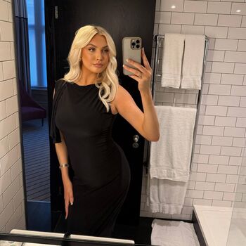 Full leaked El rowlandsxx page private onlyfans photo