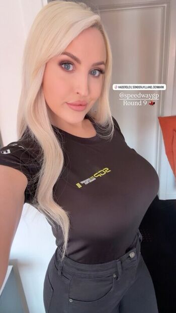 Full leaked Eljonesuk private onlyfans photo