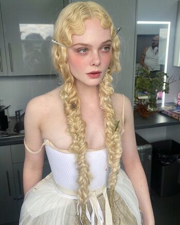 Full leaked Elle fanning private onlyfans photo