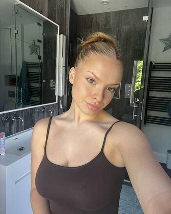 Full leaked Ellebotterill private onlyfans photo