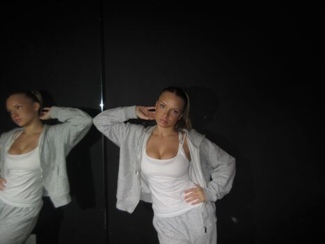 Full leaked Ellebotterill private onlyfans photo