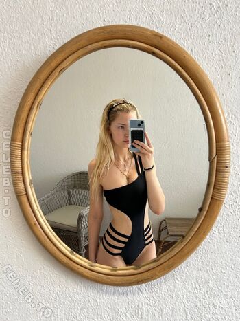Full leaked Ellenbaschata private onlyfans photo