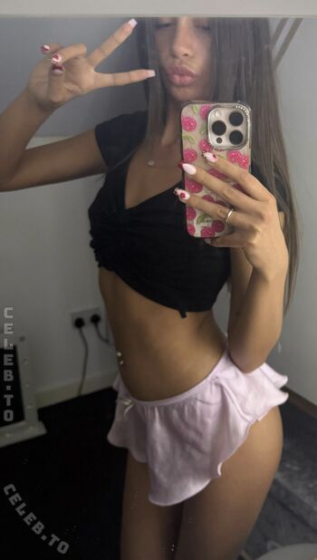 Full leaked Ellequin private onlyfans photo