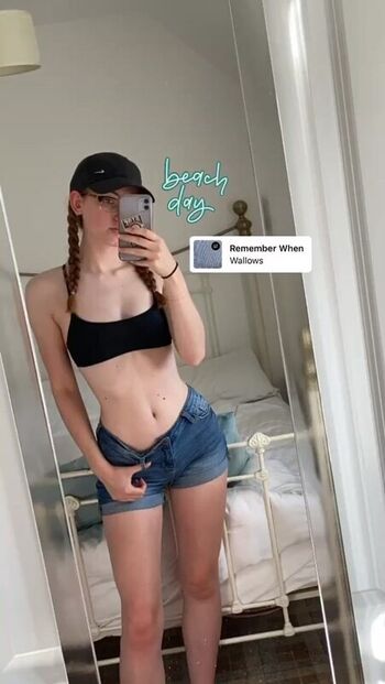 Full leaked Em cavell private onlyfans photo