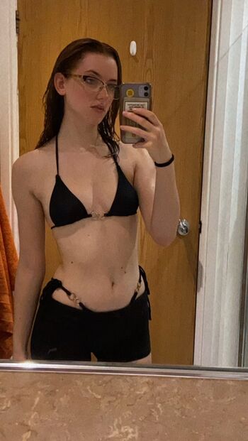 Full leaked Em cavell private onlyfans photo