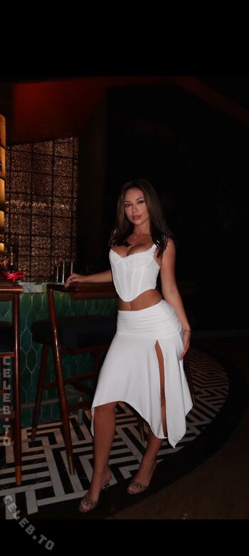 Full leaked Emiliia ar private onlyfans photo