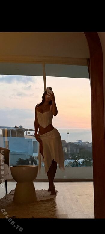Full leaked Emiliia ar private onlyfans photo