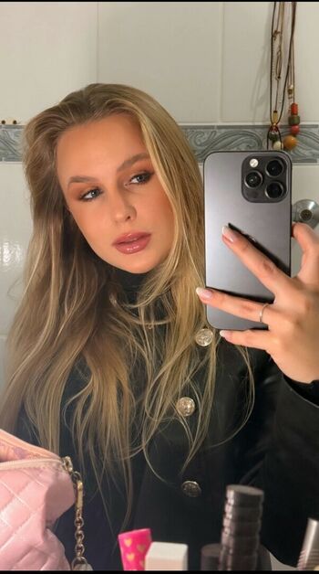 Full leaked Emilly schellmann private onlyfans photo