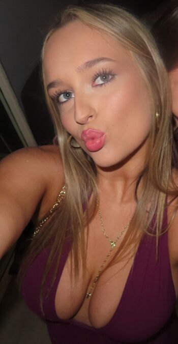Full leaked Emily yyoung private onlyfans photo