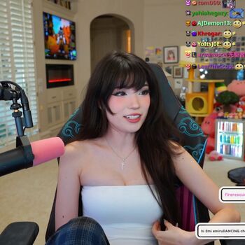 Full leaked Emiru private onlyfans photo