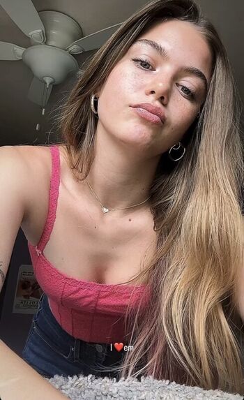 Full leaked Emma beardsley page private onlyfans photo