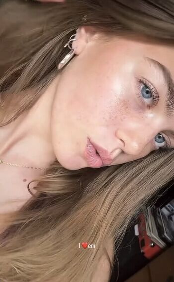 Full leaked Emma beardsley page private onlyfans photo