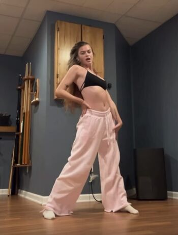 Full leaked Emma beardsley page private onlyfans photo
