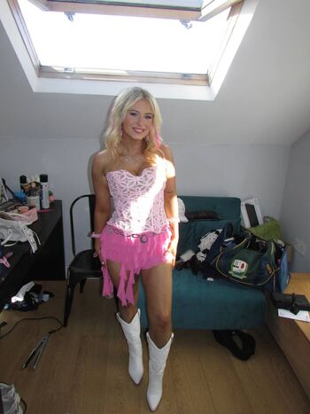 Full leaked Emma mcguckin page private onlyfans photo