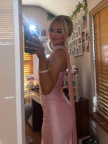 Full leaked Emma mcguckin page private onlyfans photo